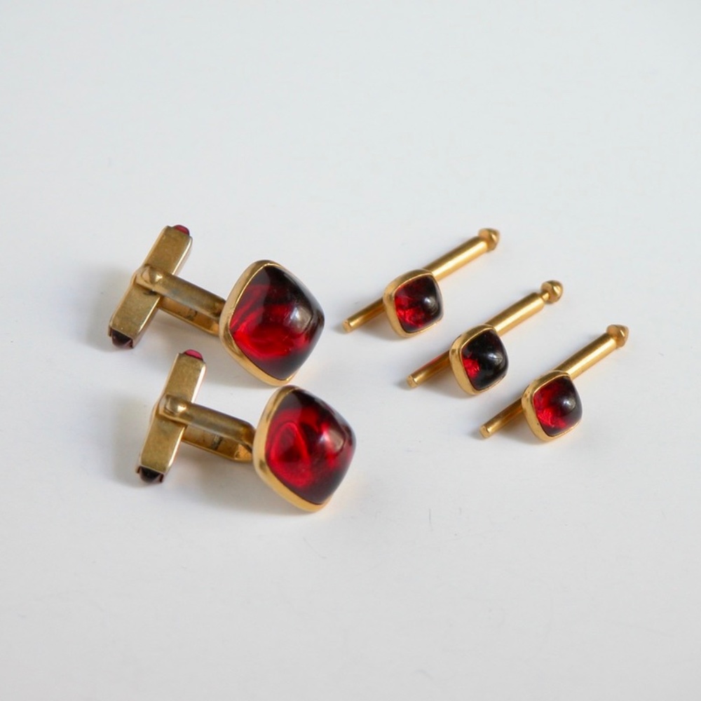 Vtg SWANK Red Jeweled Gold Tone Cufflink Set